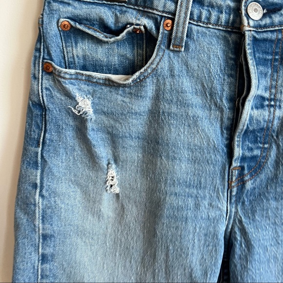 Levi’s Premium Wedgie Fit High Waist Jeans Shorts Size 30 Distressed Raw Hem - Picture 3 of 14